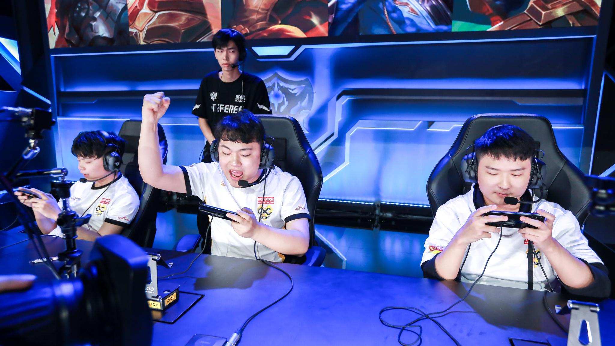 禁赛归来想找上次机会，Bo登顶韩服并改名想打职业